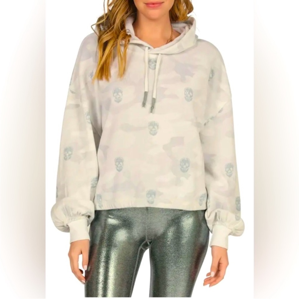 Vintage Havana Skull Print White/Gray Woman’s Crop Hoodie